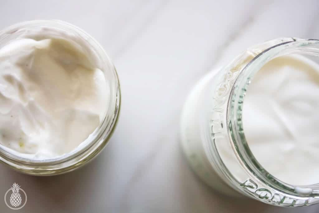 Beets & herbs healthy salad served on green cream || סלט סלק בריא שמוגש על קרם ירקרק