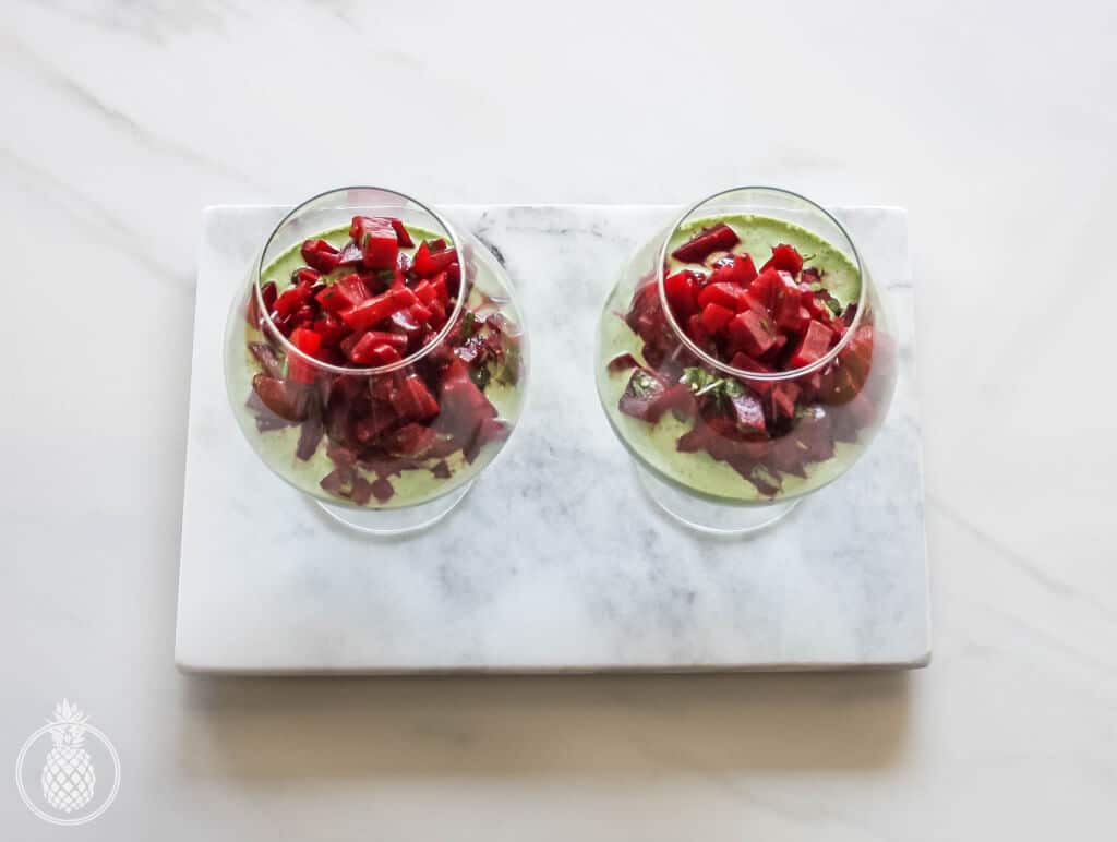 Beets & herbs healthy salad served on green cream || סלט סלק בריא שמוגש על קרם ירקרק