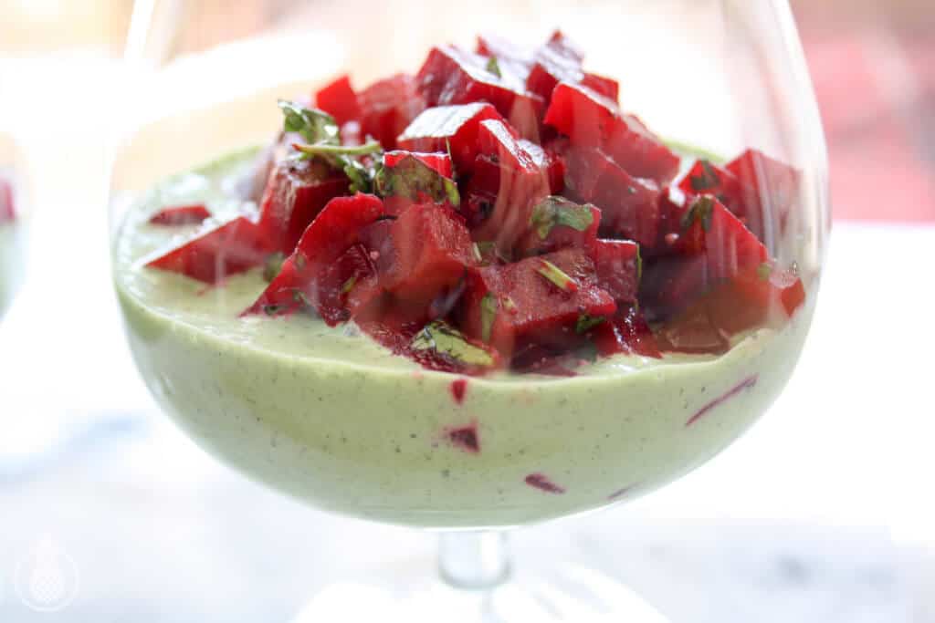 Beets & herbs healthy salad served on green cream || סלט סלק בריא שמוגש על קרם ירקרק