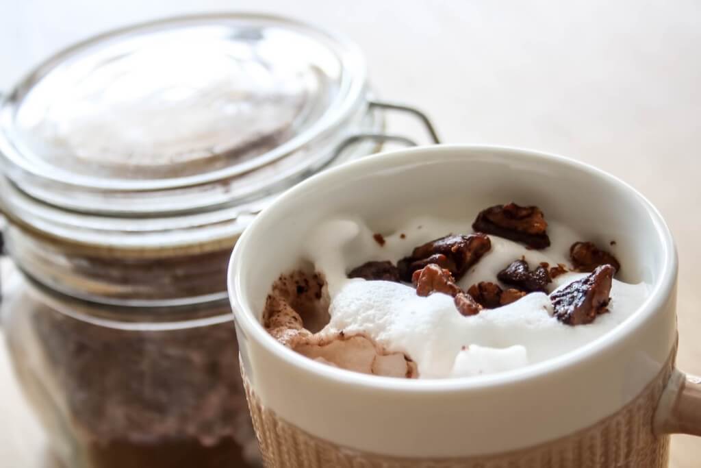 Kind-Of-Healthy Spiced Hot Chocolate mix Perfect For Winter Days || מתכון לאבקת שוקו מתובלת ובריאה {יחסית לזו הקנויה} במיוחד לימי החורף הקרירים