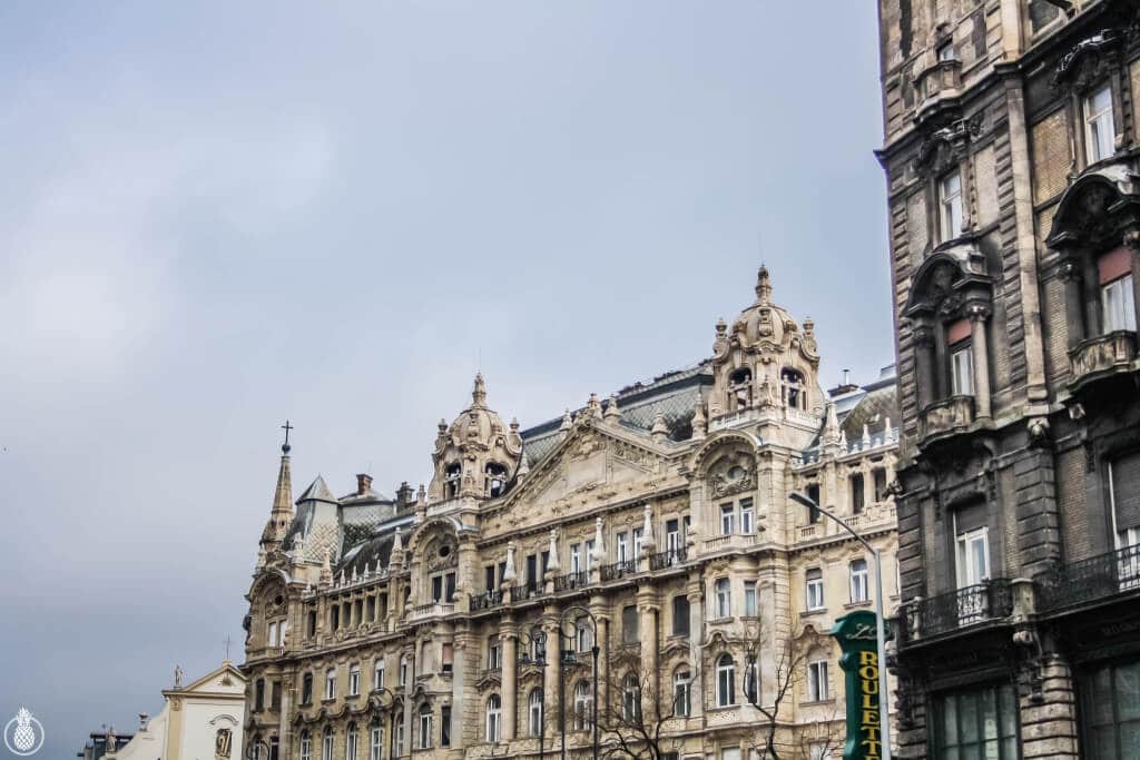 Trip Guide To BUDAPEST, HUNGARY- FLIGHTS, HOTEL, FOOD AND GOOD SPOTS!! = WANDERLUST || מדריך טיול בודפשט, הונגריה - טיפים לטיסות, מלונות, אוכל, קניות, וכל הדברים ששווה לראות בעיר 