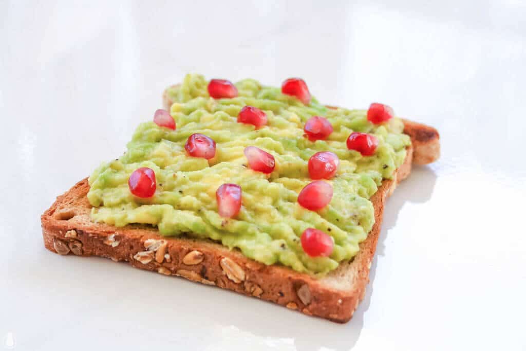 6 ideas for delicious & healthy toast toppings || 6 רעיונות לטוסטים משודרגים שאפשר להכין בקלי קלות