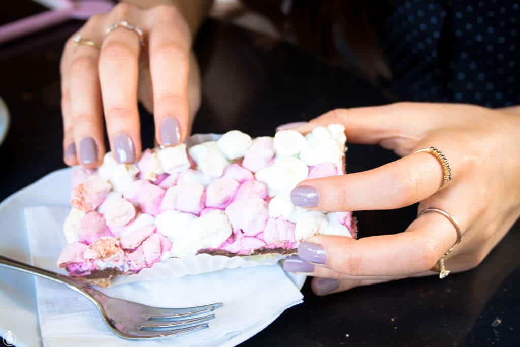 Brunch review in Tel Aviv - NOLA american bakery || בית קפה- קונדטוריה אמריקאי האמצע תל אביב - ביקורת בראנץ׳ ב NOLA american bakery