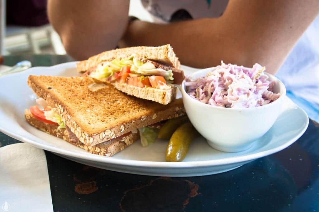 Brunch review in Tel Aviv - NOLA american bakery || בית קפה- קונדטוריה אמריקאי האמצע תל אביב - ביקורת בראנץ׳ ב NOLA american bakery