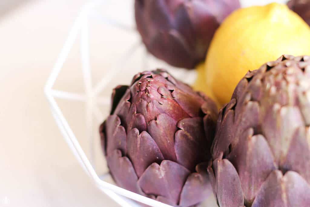 ארטישוק : נשנוש אביבי קל ובריא - איך לבשל ארטישוק במים בקלי קלות || spring delight - how to cook & eat artichokes like a pro