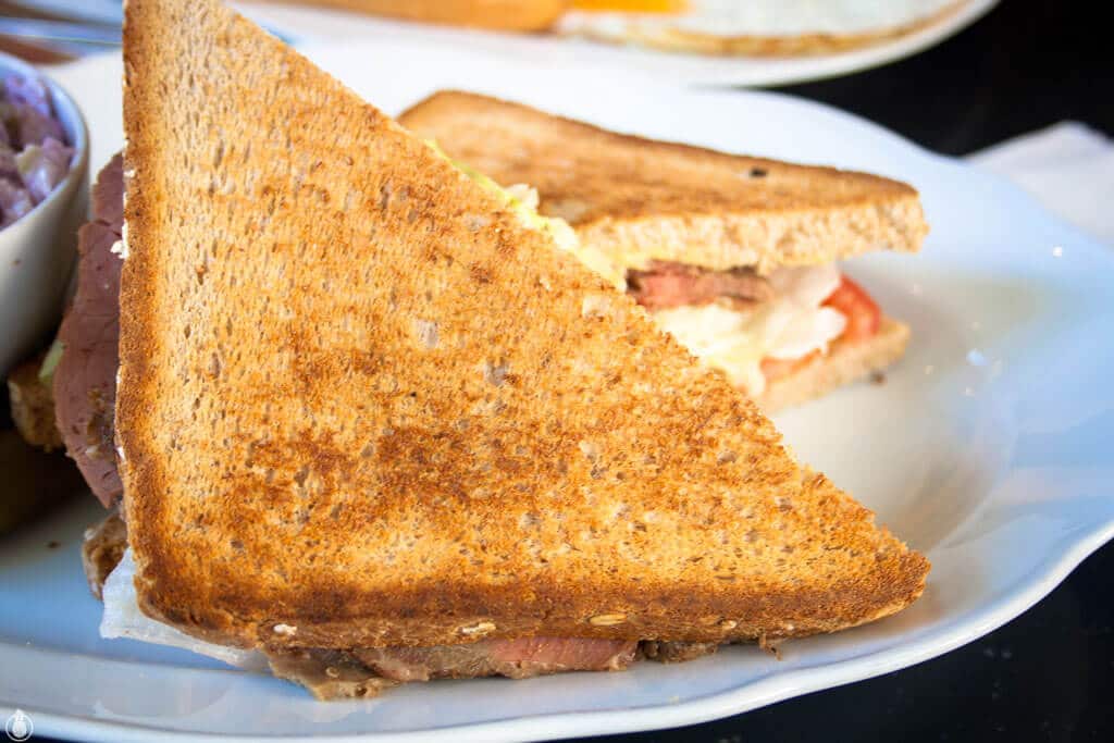 Brunch review in Tel Aviv - NOLA american bakery || בית קפה- קונדטוריה אמריקאי האמצע תל אביב - ביקורת בראנץ׳ ב NOLA american bakery