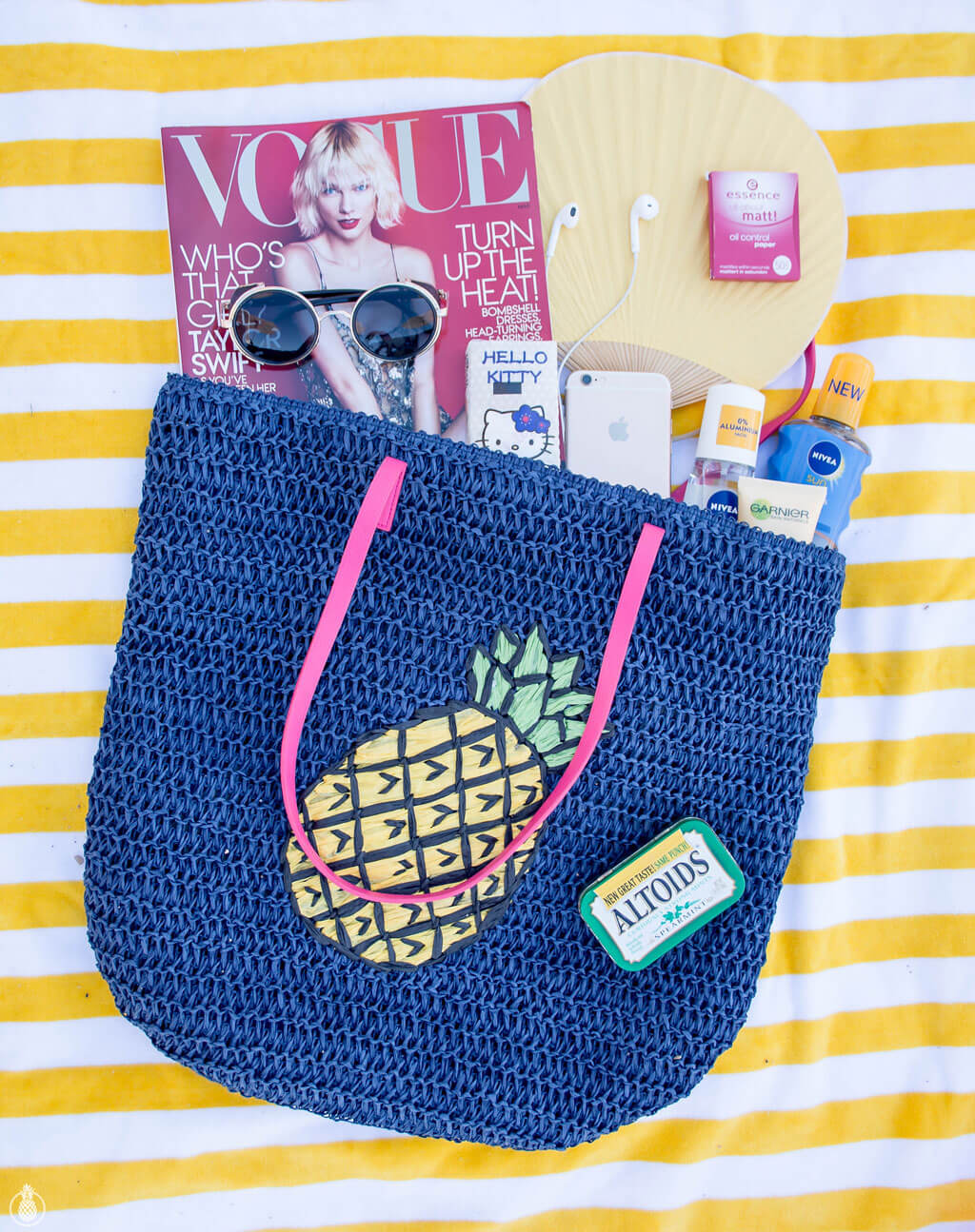 Beach Bag Essentials - כל הדברים שאת ממש לא רוצה לשכוח בבית
