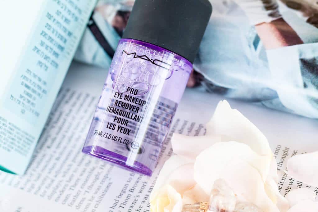 ESTEE LAUDER - STRESSBeauty On The Road : 3 beauty products that will keep your skin fresh & dewy when traveling - MAC - PRO EYE MAKEUP REMOVER / SIZED TO GO review