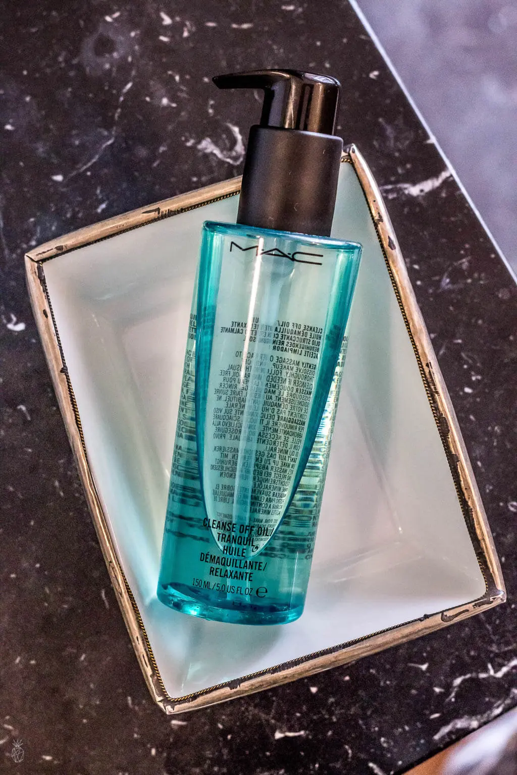 CLEANSING OIL