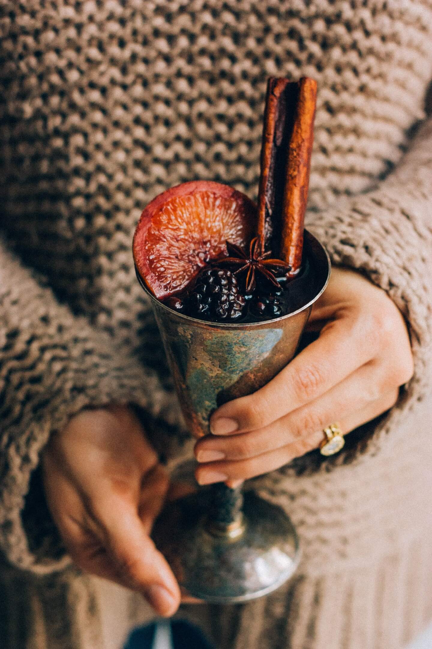 Blackberry Mulled Wine | 5 variations for the good ol' winter favorite - the mulled wine! Click through for my picks of the comforting winter drink