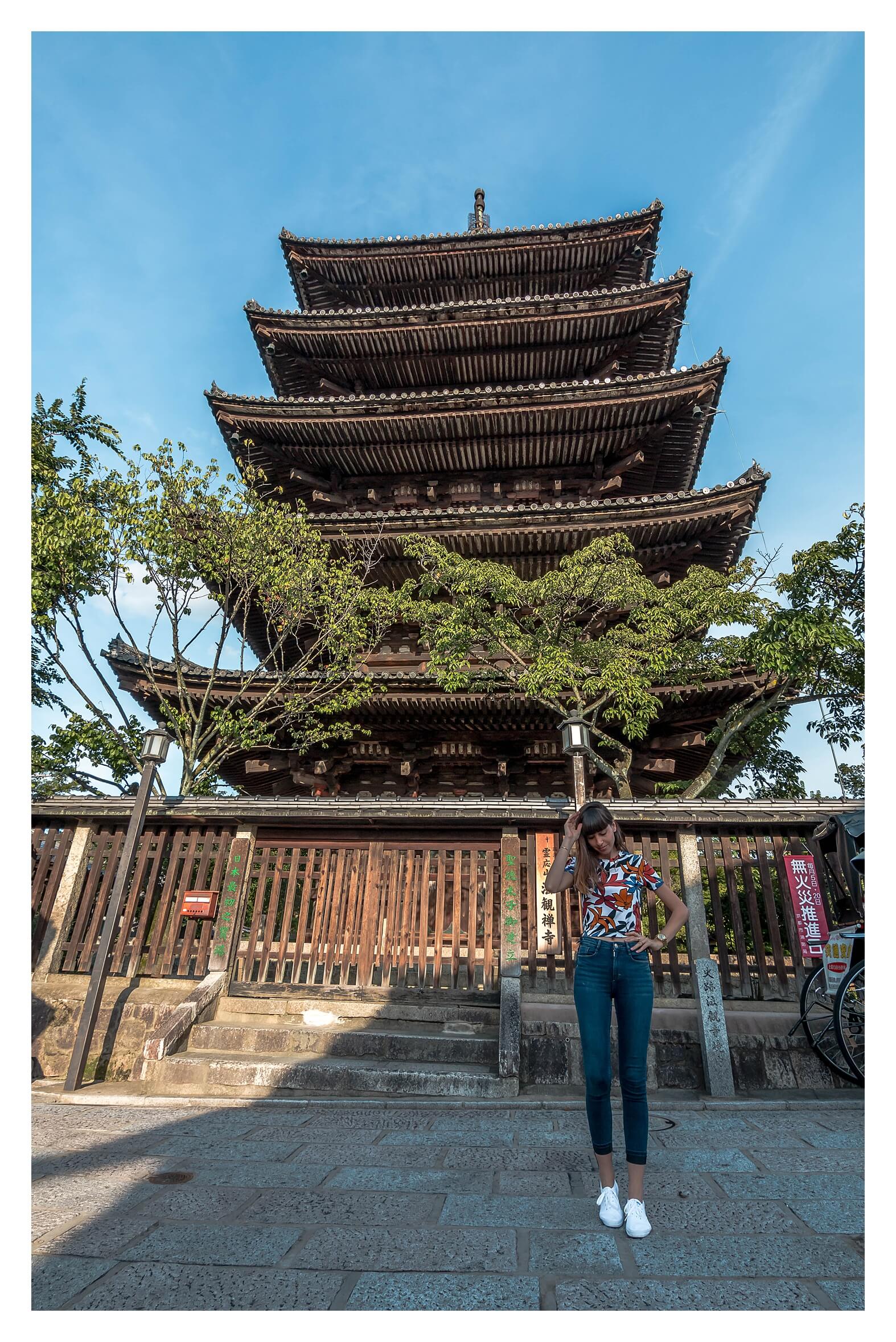 The Best Things To Do In Kyoto! Temples, Food, Cool Cafes & more. Click through to check out my Kyoto travel Itinerary on Hedonistit.com 