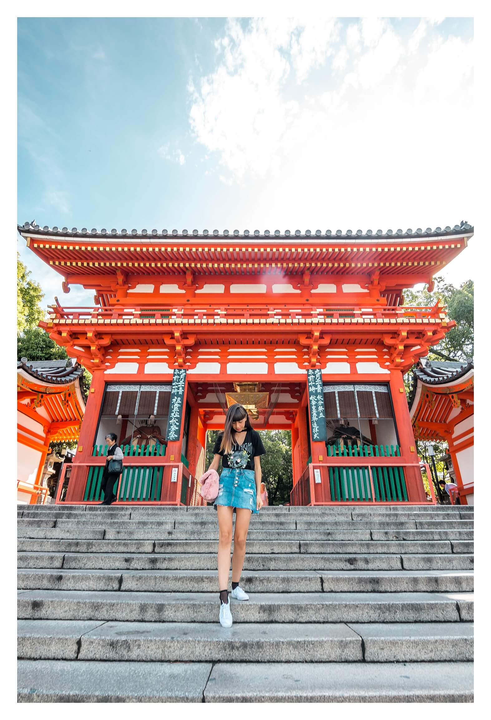 The Best Things To Do In Kyoto! Temples, Food, Cool Cafes & more. Click through to check out my Kyoto travel Itinerary on Hedonistit.com 