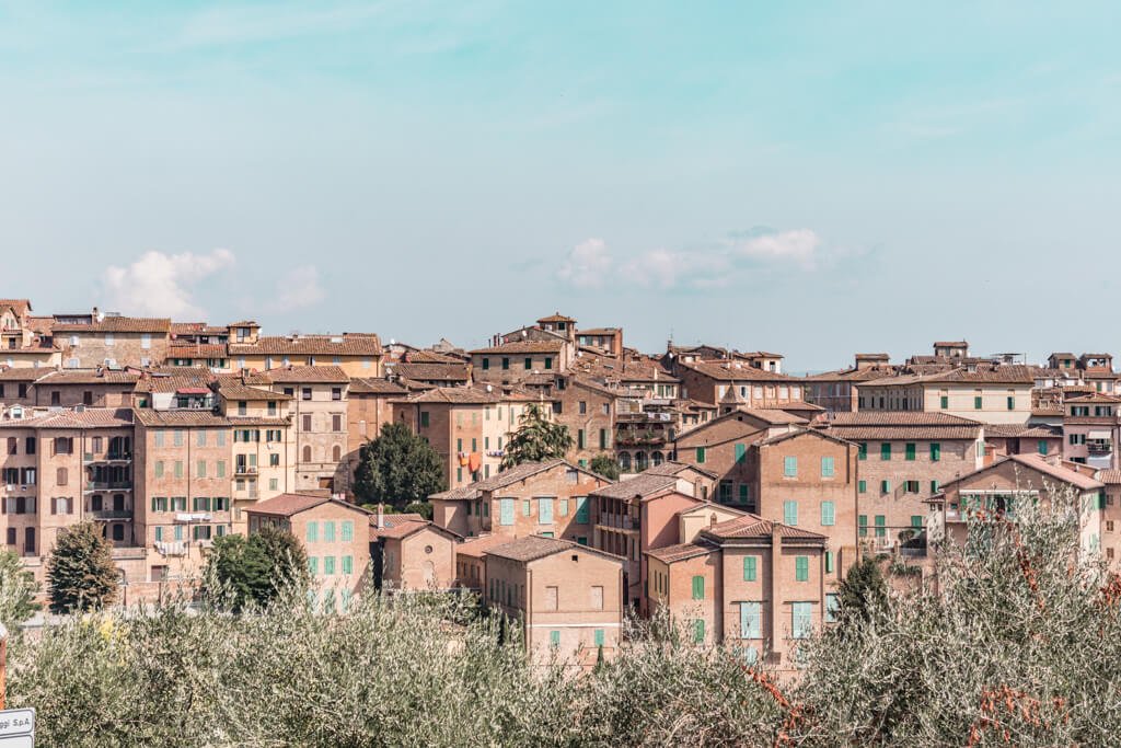 Sienna || A Guide For Planning A Trip To Tuscany, Italy - Things to do, including food & restaurants tips, wineries, and road trip tips