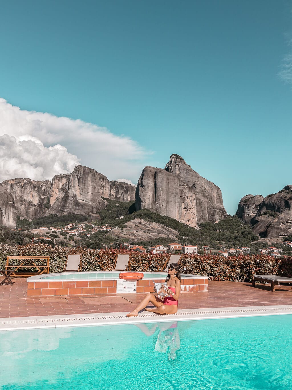 Greece is more than islands - Thessaloniki, Meteora and Chalkidiki - are off the beaten path greek gems. Click through to get inspired with these 20 pictures from North Greece!