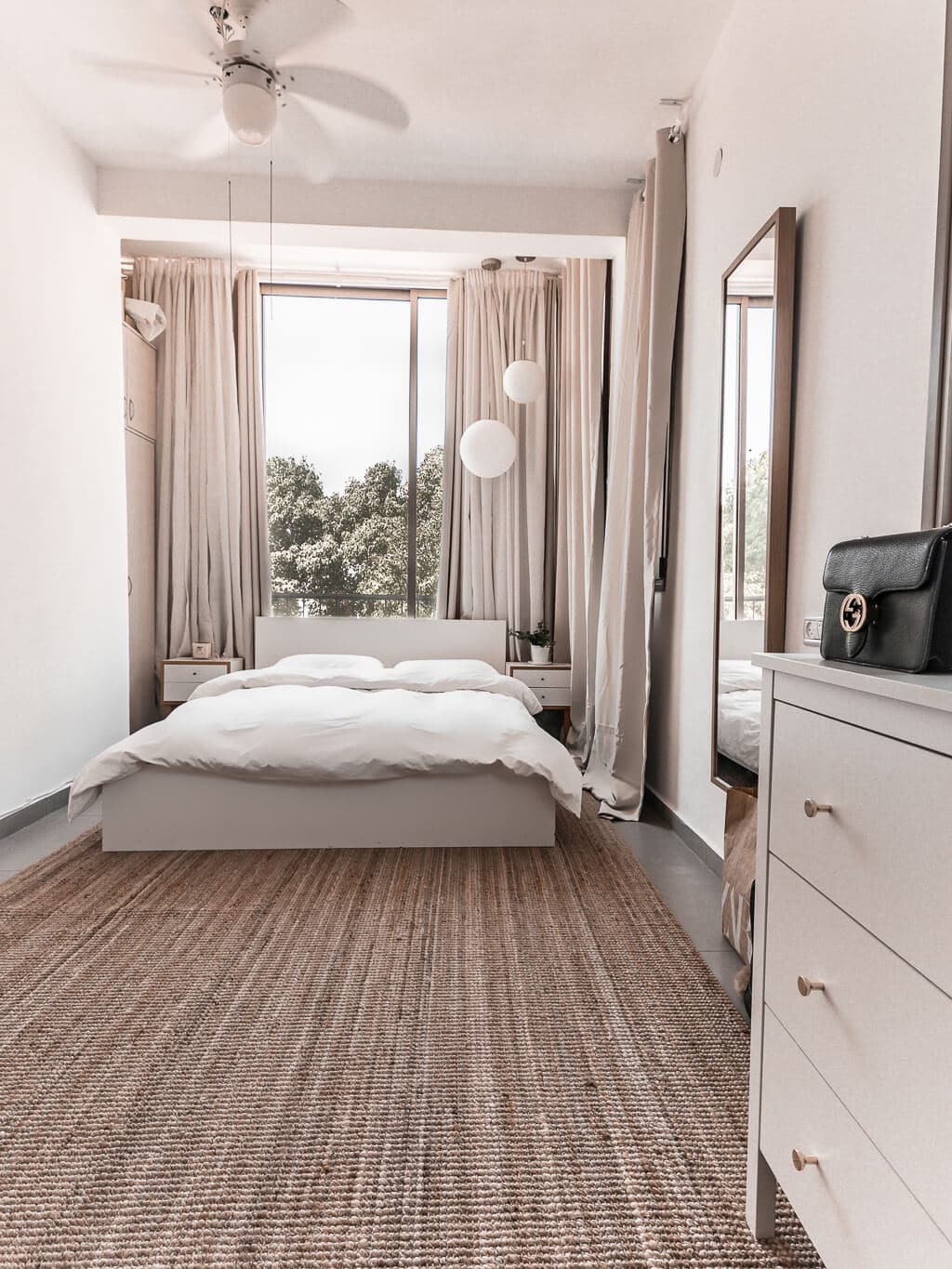 סיור בחדר השינה שלי - עיצוב אקלקטי סקנדינבי, ג׳ונגל אורבני | Hedonistit bedroom tour - eclectic nordic urban jungle home styling