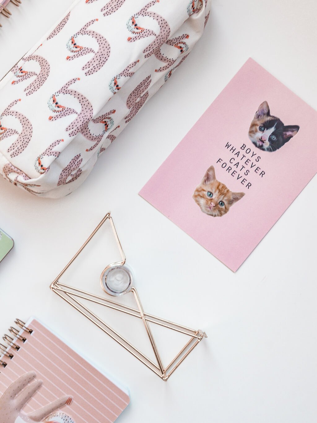 הגרלה על מוצרי נייר ואקקססוריז מהממים למשרד - הדוניסטית