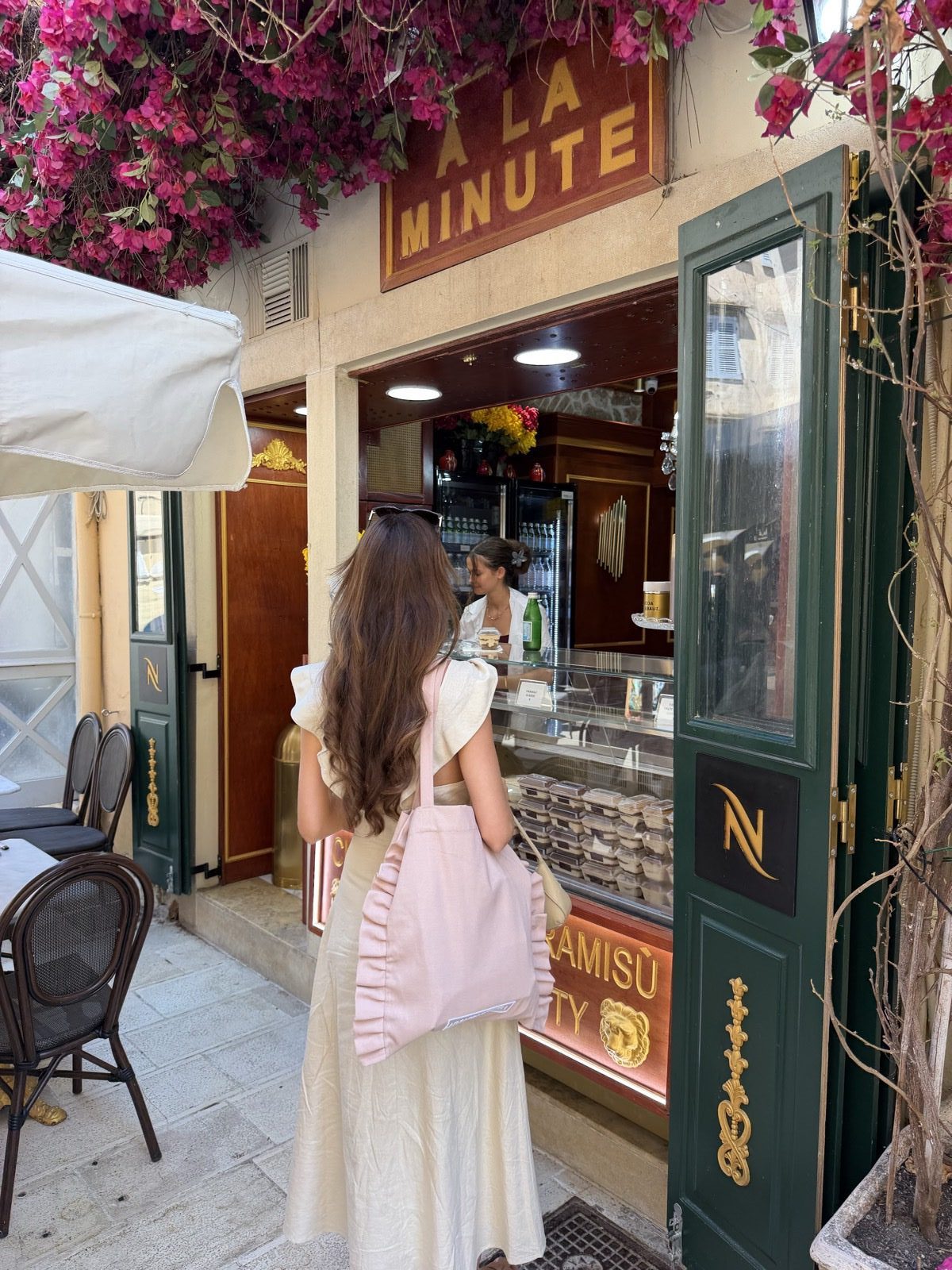 חנות הטירמיסו À La Minute בעיר העתיקה של קורפו